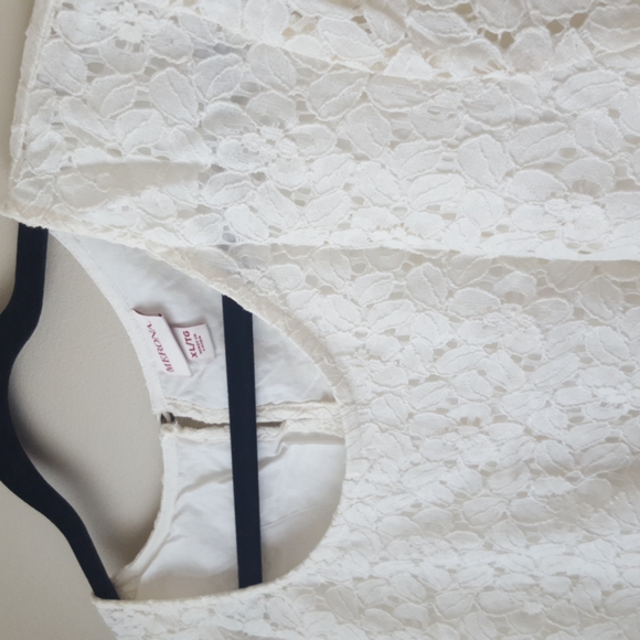 Merona Lace Floral Short Sleeve Top, Size XL - Picture 3 of 10